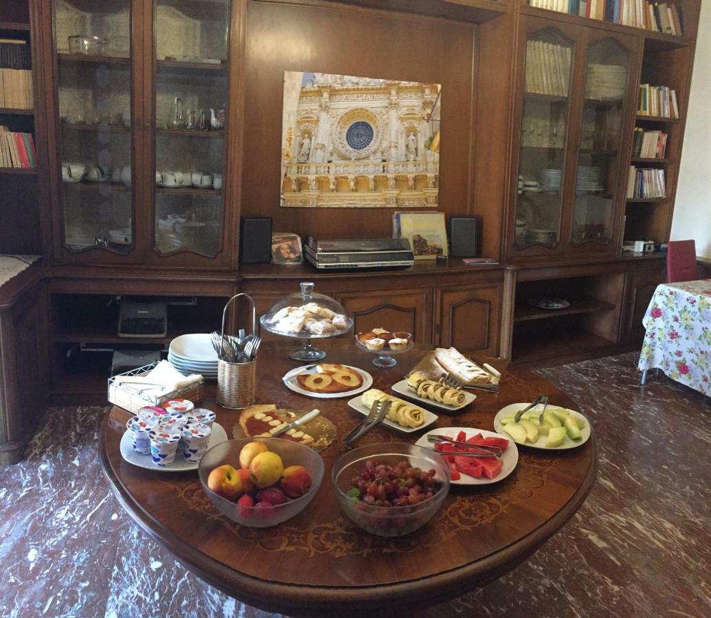 Bed and Breakfast La Dimora Di Vesta Лечче Екстер'єр фото
