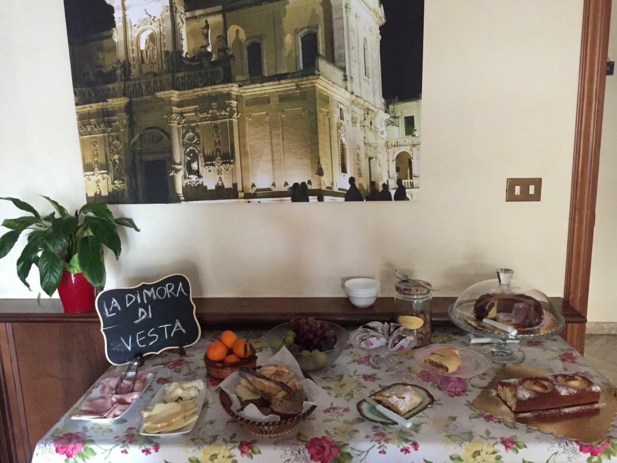 Bed and Breakfast La Dimora Di Vesta Лечче Екстер'єр фото